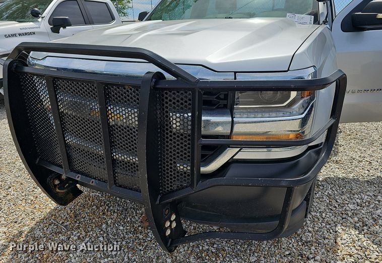 image for item DM1639 2018 Chevrolet Silverado 1500 Crew Cab pickup truck