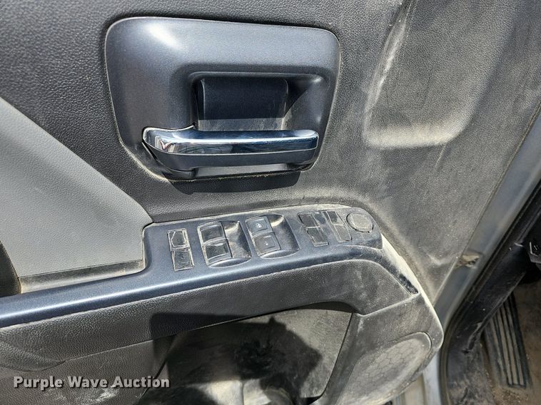 image for item DM1639 2018 Chevrolet Silverado 1500 Crew Cab pickup truck