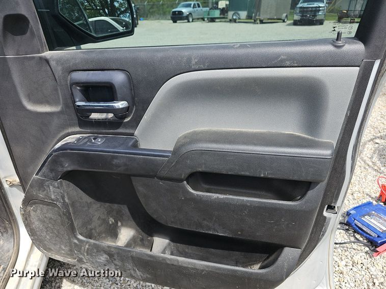 image for item DM1639 2018 Chevrolet Silverado 1500 Crew Cab pickup truck