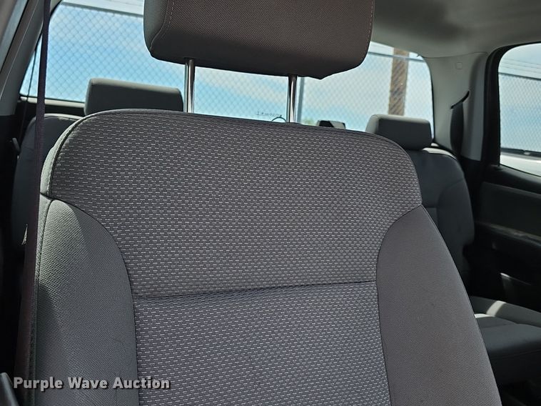 image for item DM1639 2018 Chevrolet Silverado 1500 Crew Cab pickup truck