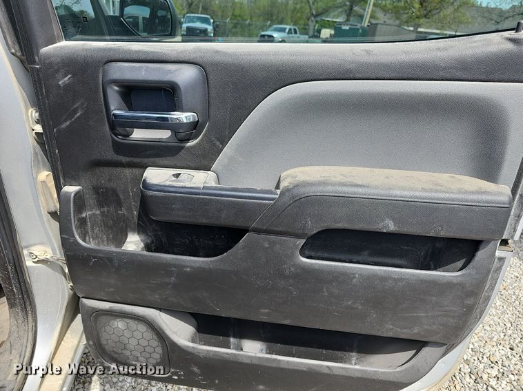 image for item DM1639 2018 Chevrolet Silverado 1500 Crew Cab pickup truck