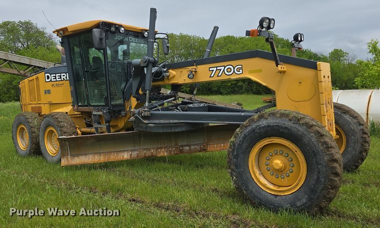 image for item DM1654 2013 John Deere 770G motor grader