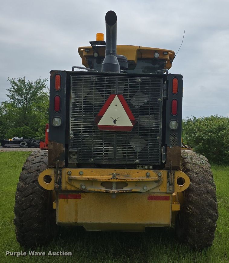 image for item DM1654 2013 John Deere 770G motor grader