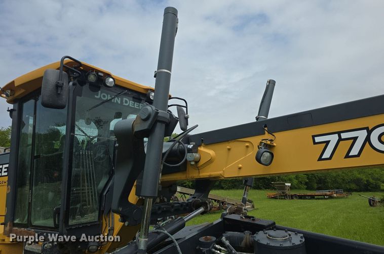 image for item DM1654 2013 John Deere 770G motor grader