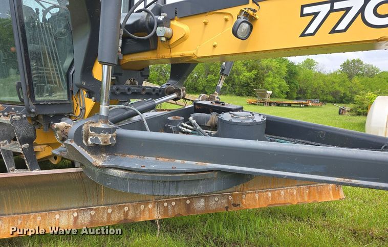 image for item DM1654 2013 John Deere 770G motor grader