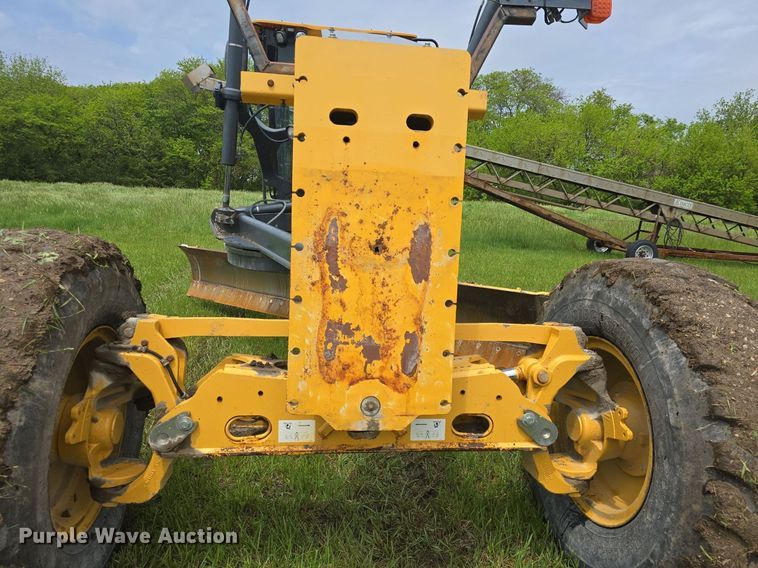 image for item DM1654 2013 John Deere 770G motor grader