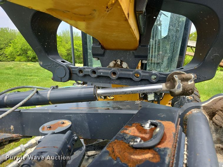 image for item DM1654 2013 John Deere 770G motor grader