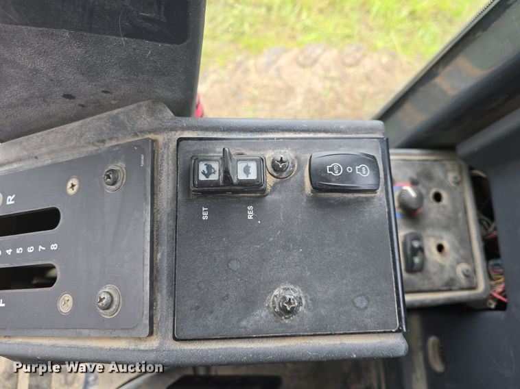 image for item DM1654 2013 John Deere 770G motor grader