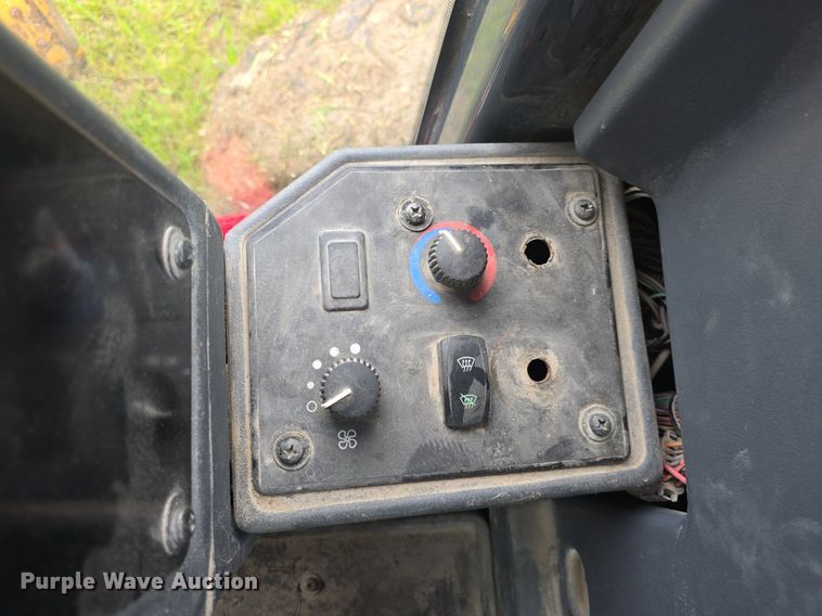 image for item DM1654 2013 John Deere 770G motor grader