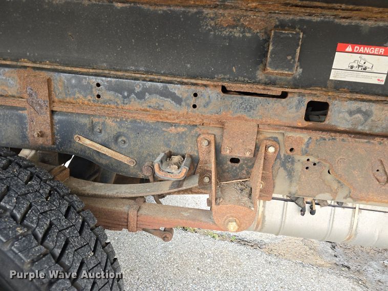 image for item DM1656 2010 Ford F550 Super Duty XL dump truck