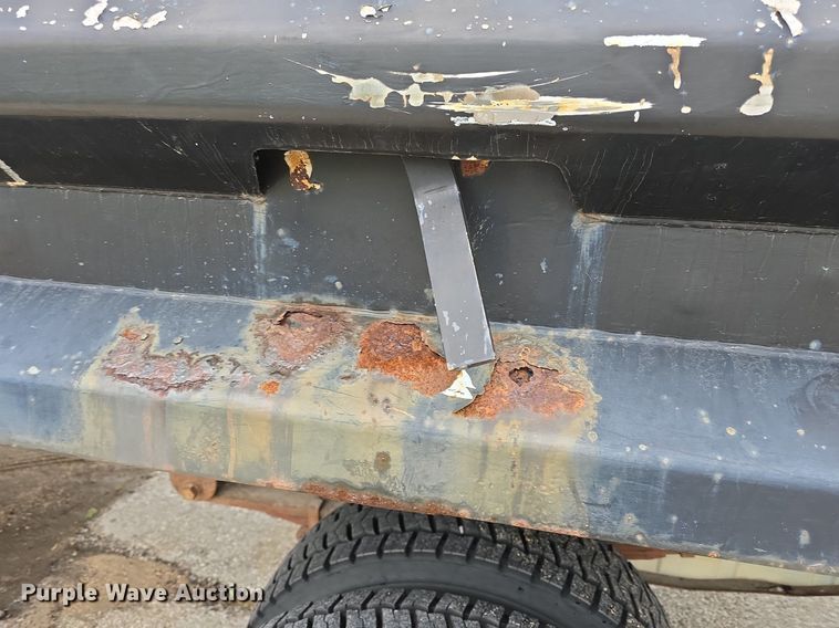 image for item DM1656 2010 Ford F550 Super Duty XL dump truck