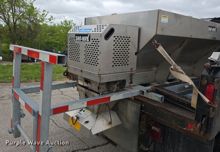 image for item DM1656 2010 Ford F550 Super Duty XL dump truck