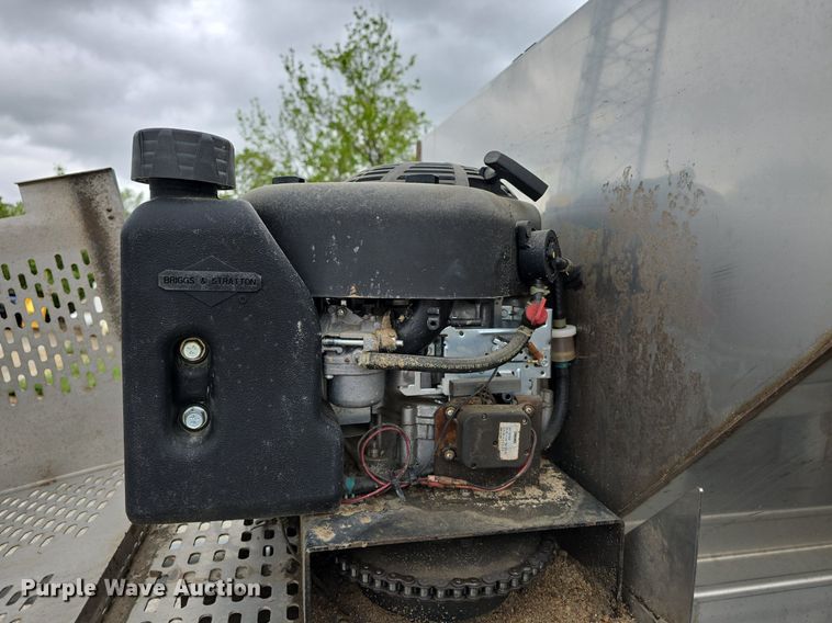 image for item DM1656 2010 Ford F550 Super Duty XL dump truck