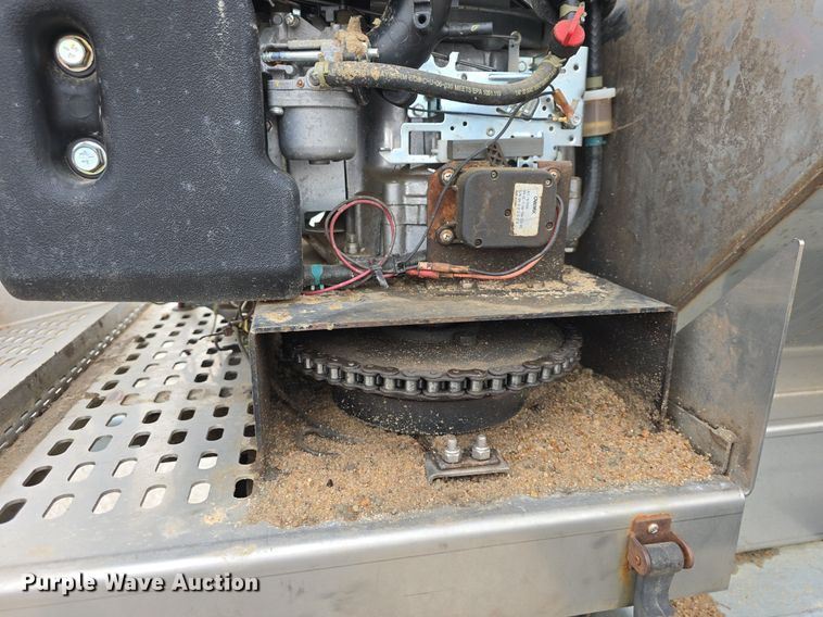 image for item DM1656 2010 Ford F550 Super Duty XL dump truck