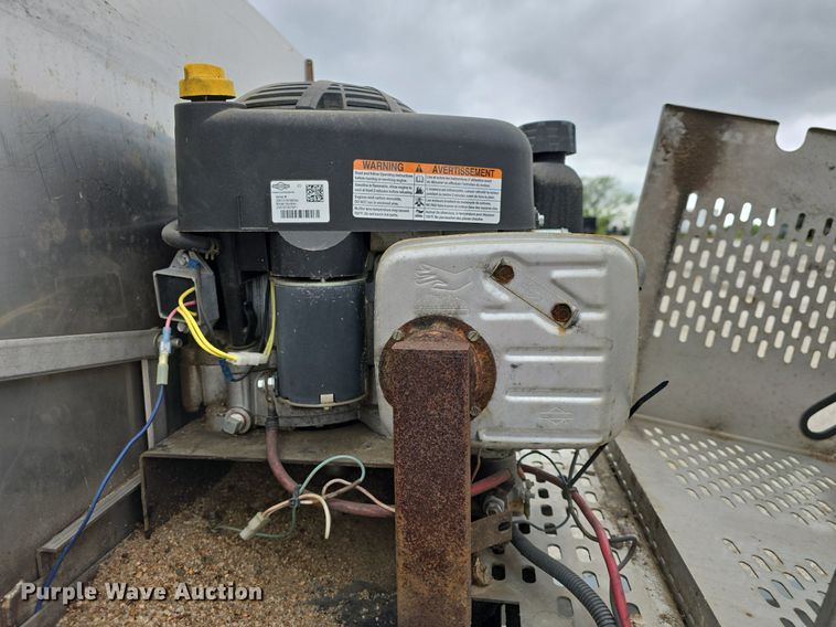 image for item DM1656 2010 Ford F550 Super Duty XL dump truck