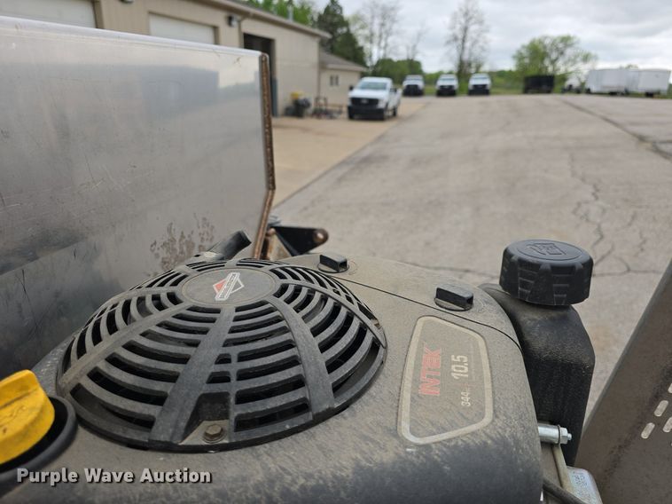 image for item DM1656 2010 Ford F550 Super Duty XL dump truck