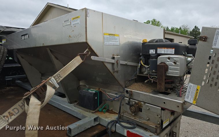 image for item DM1656 2010 Ford F550 Super Duty XL dump truck