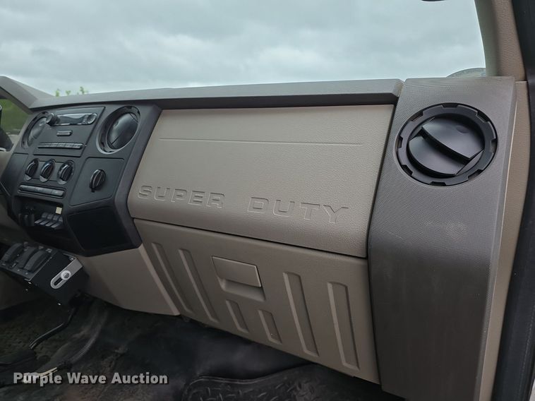 image for item DM1656 2010 Ford F550 Super Duty XL dump truck