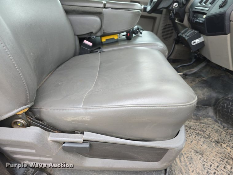 image for item DM1656 2010 Ford F550 Super Duty XL dump truck