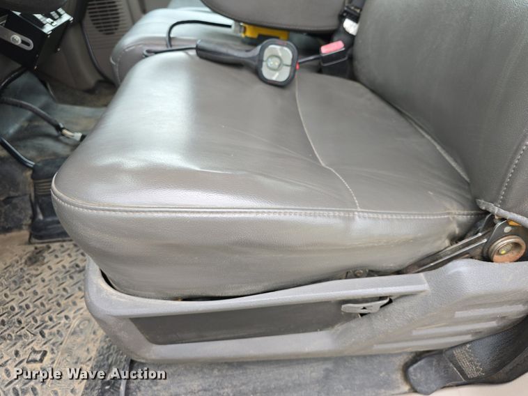 image for item DM1656 2010 Ford F550 Super Duty XL dump truck