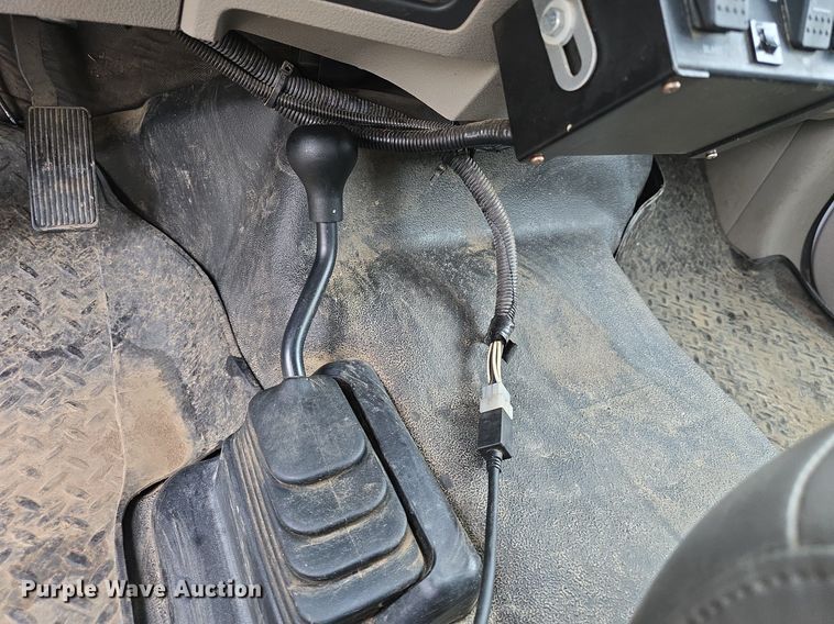 image for item DM1656 2010 Ford F550 Super Duty XL dump truck