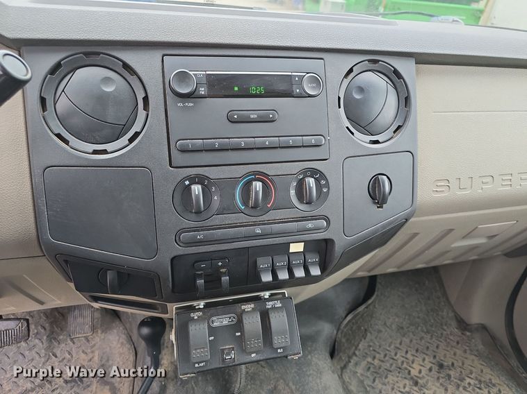 image for item DM1656 2010 Ford F550 Super Duty XL dump truck