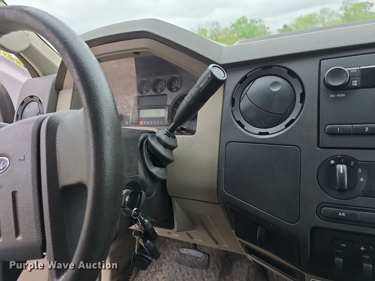 image for item DM1656 2010 Ford F550 Super Duty XL dump truck