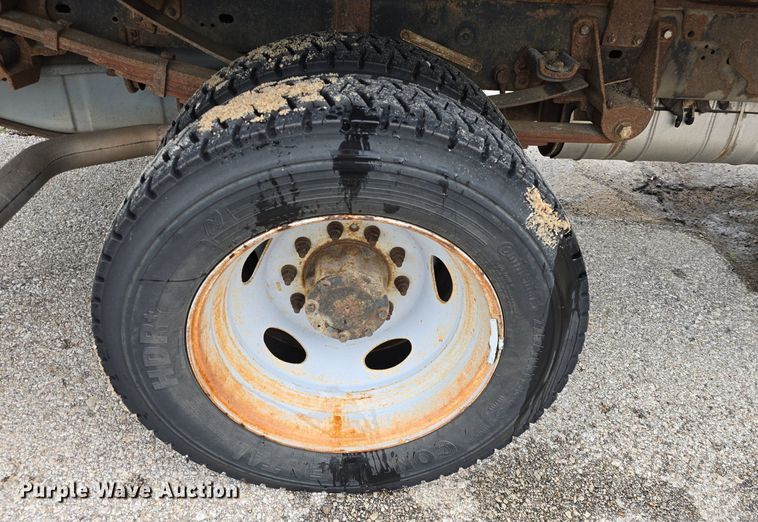 image for item DM1656 2010 Ford F550 Super Duty XL dump truck