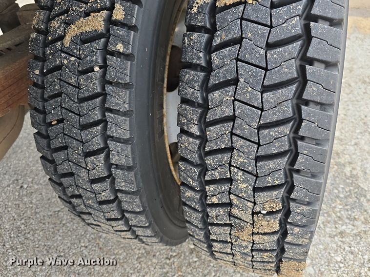 image for item DM1656 2010 Ford F550 Super Duty XL dump truck