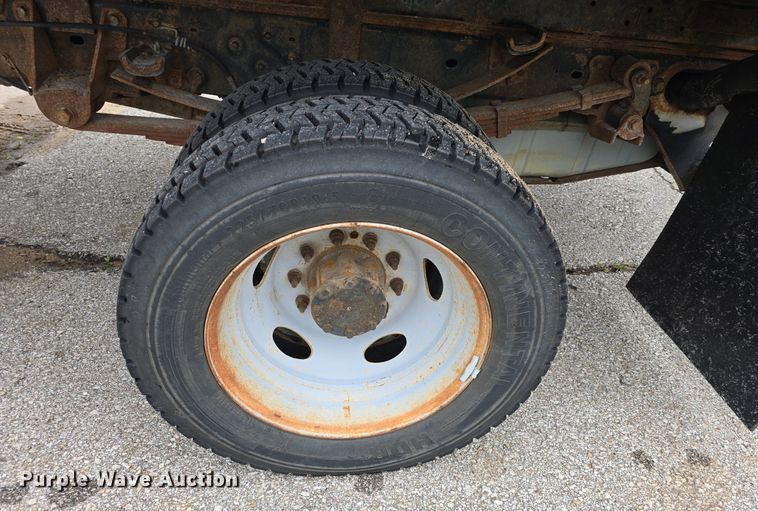 image for item DM1656 2010 Ford F550 Super Duty XL dump truck