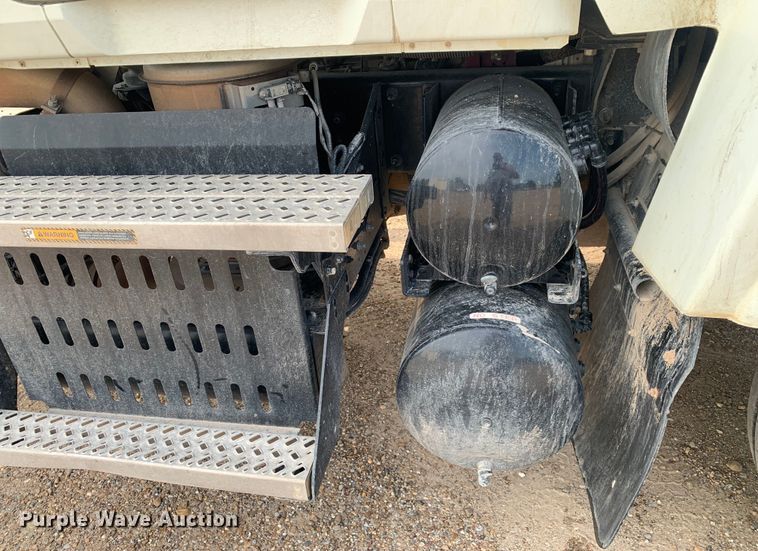 image for item DM7836 2014 Mack CHU613 semi truck