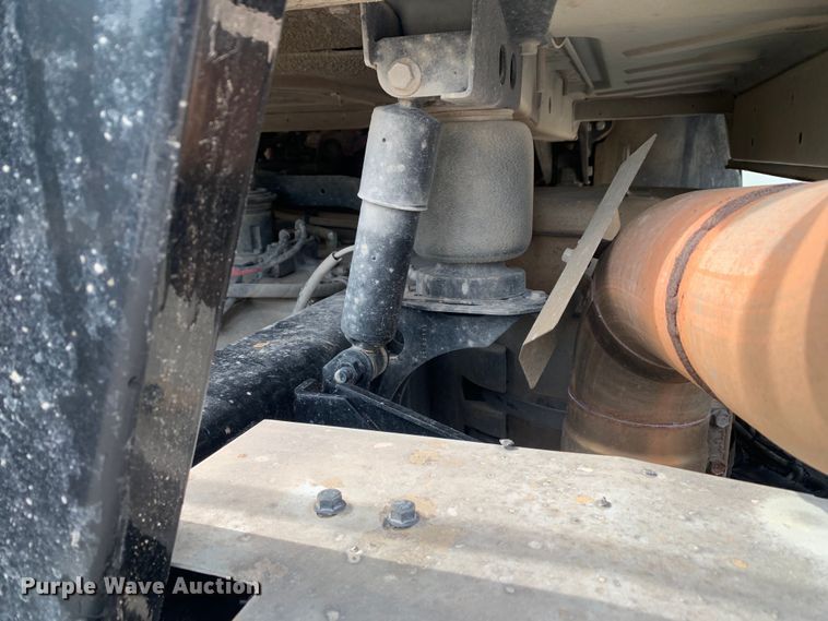 image for item DM7836 2014 Mack CHU613 semi truck