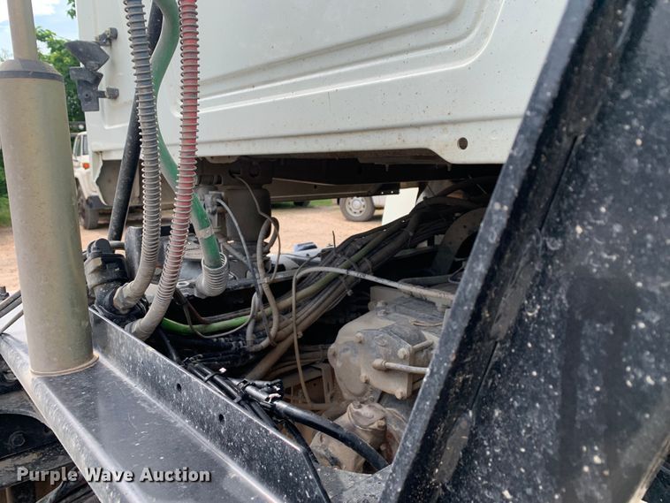 image for item DM7836 2014 Mack CHU613 semi truck