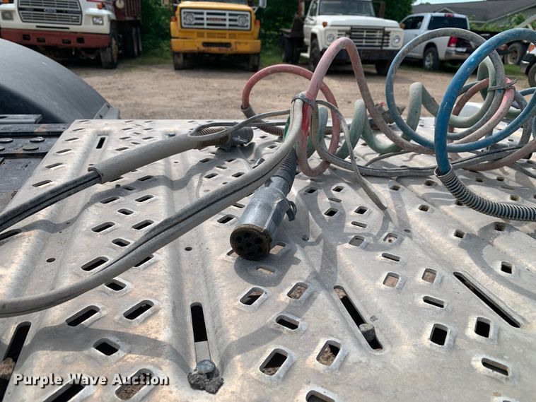 image for item DM7836 2014 Mack CHU613 semi truck