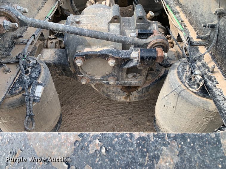 image for item DM7836 2014 Mack CHU613 semi truck