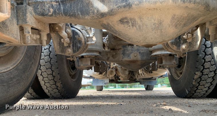 image for item DM7836 2014 Mack CHU613 semi truck