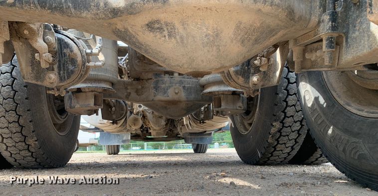 image for item DM7836 2014 Mack CHU613 semi truck