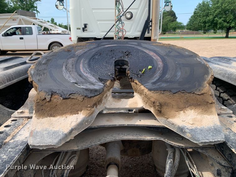 image for item DM7836 2014 Mack CHU613 semi truck