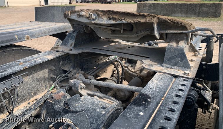 image for item DM7836 2014 Mack CHU613 semi truck