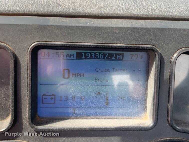 image for item DM7836 2014 Mack CHU613 semi truck