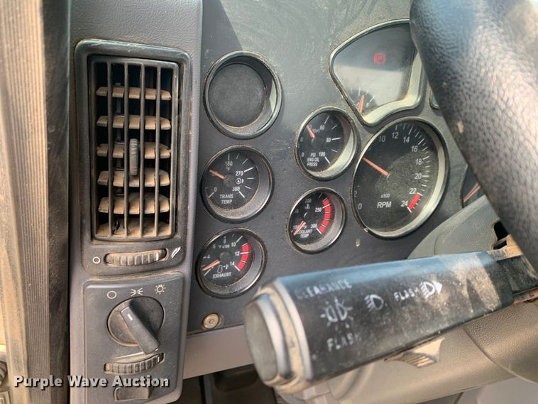 image for item DM7836 2014 Mack CHU613 semi truck