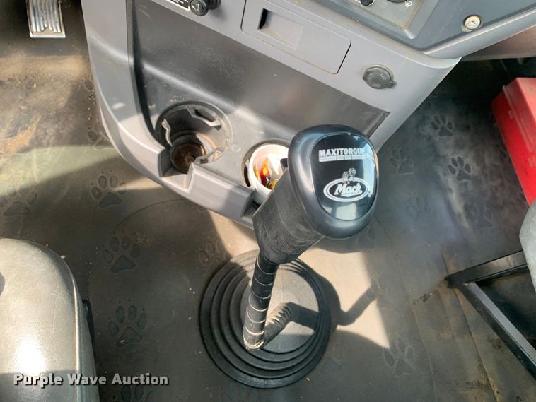 image for item DM7836 2014 Mack CHU613 semi truck