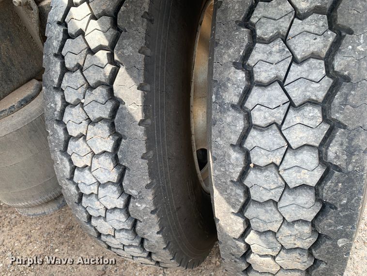 image for item DM7836 2014 Mack CHU613 semi truck