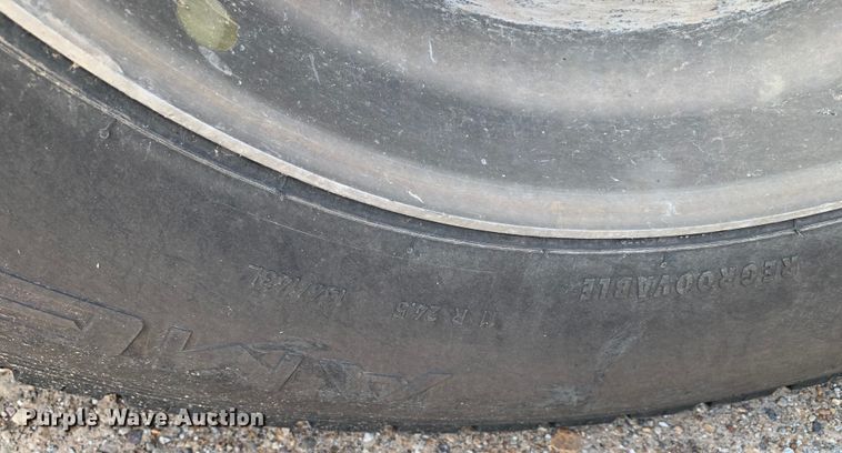 image for item DM7836 2014 Mack CHU613 semi truck