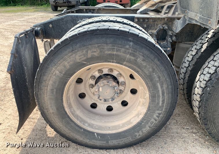 image for item DM7836 2014 Mack CHU613 semi truck