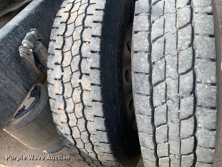 image for item DM7836 2014 Mack CHU613 semi truck