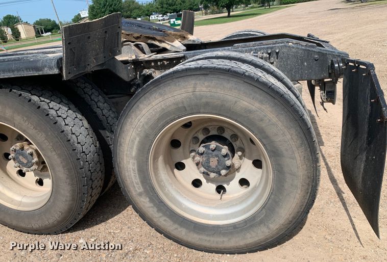 image for item DM7836 2014 Mack CHU613 semi truck