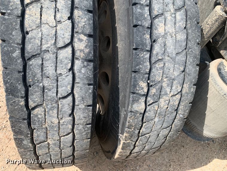 image for item DM7836 2014 Mack CHU613 semi truck