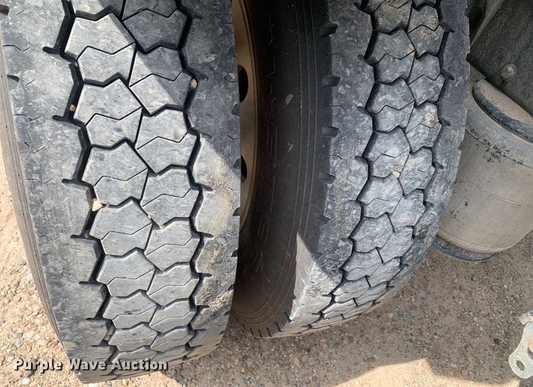 image for item DM7836 2014 Mack CHU613 semi truck