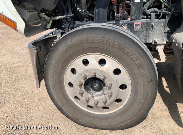 image for item DM7836 2014 Mack CHU613 semi truck